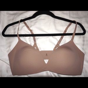 Lululemon Wireless Bra (34B)